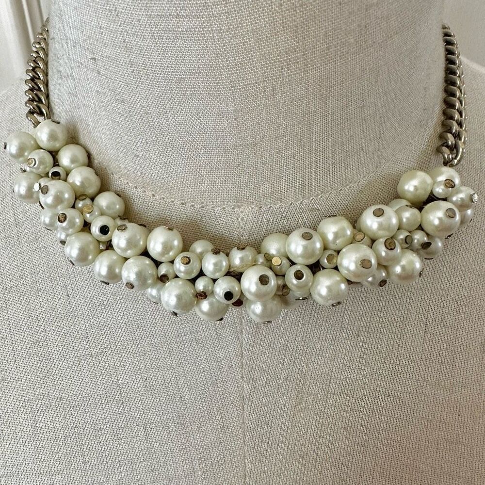 Faux pearl cluster necklace